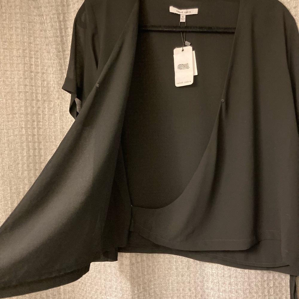 Black Wrap surplice front tie top v neck. Perfect for work! - Picture 8 of 9